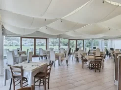 #24323 Hotel con arredi e dotazioni