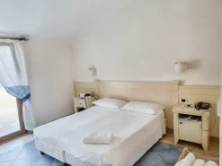 #24323 Hotel con arredi e dotazioni