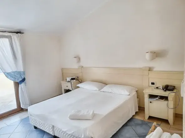 #24323 Hotel con arredi e dotazioni