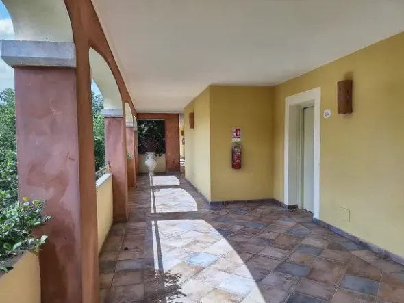 #24323 Hotel con arredi e dotazioni