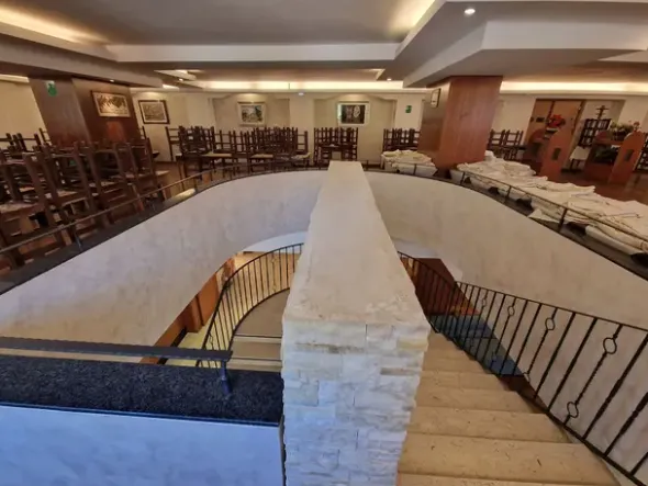 #23913 Hotel con piscina adiacente a complesso sciistico