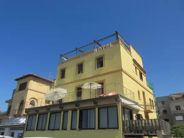 #18768 Hotel fronte mare sul Lido di Ostia