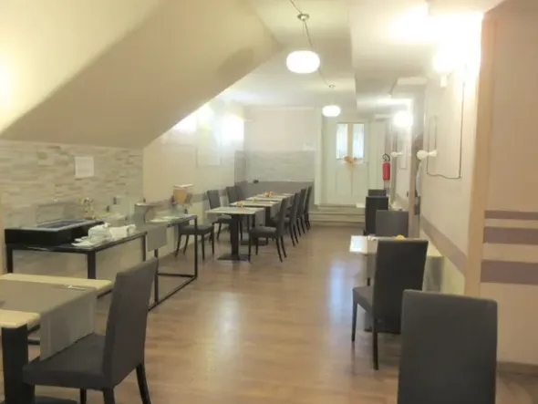 #18768 Hotel fronte mare sul Lido di Ostia