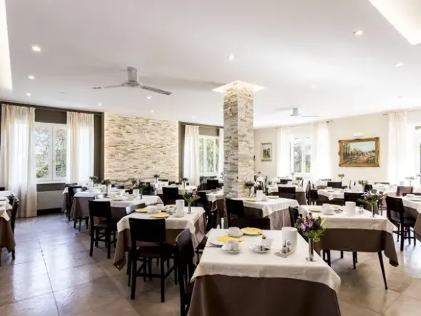 #25026 Hotel 3 Stelle sul lago di Garda