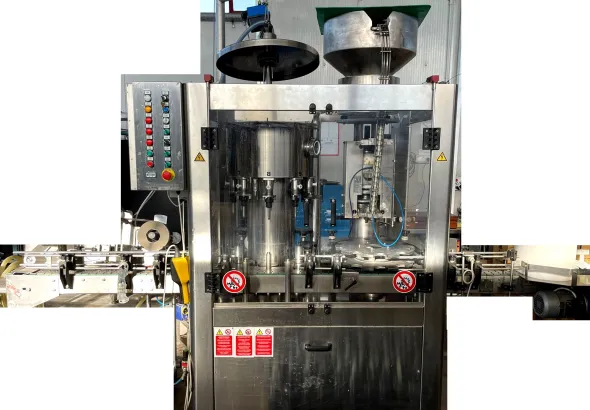 Imbottigliatrice automatica per tappo corona