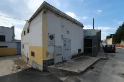 #20818 Immobile commerciale con deposito, magazzino ed area vendita