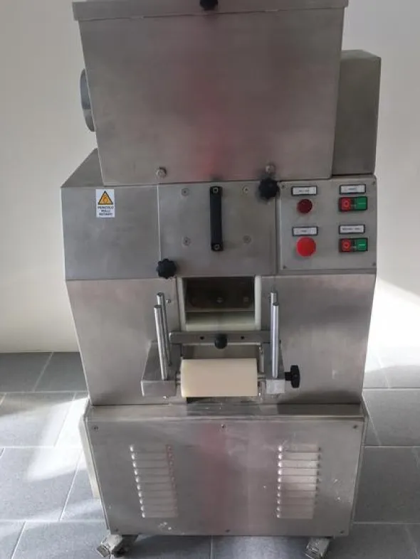 2#3536 Impastatrice con cilindro automatico