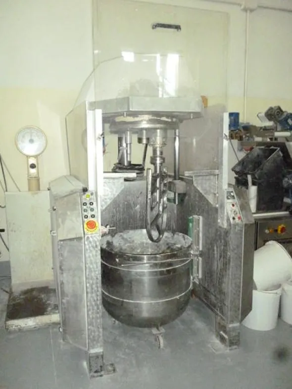 3#3408 Impastatrice planetaria 300 litri