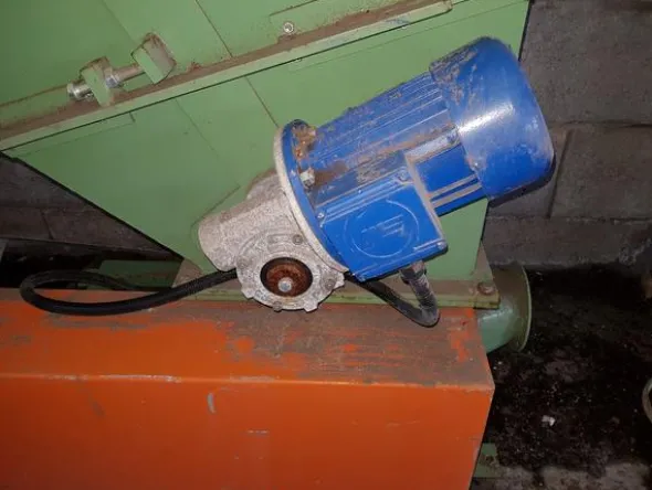 2#3798 Impianto produzione pannelli di sughero