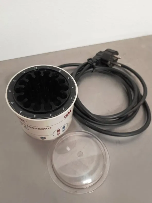 INCUBATORE – 3M – MOD. ATTEST 118 (COD. LAB-CAM-25)