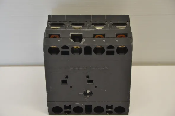 Interruttore Merlin Gerin mod. Compact C125N