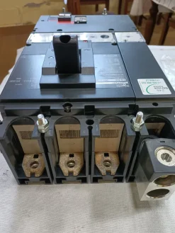 Interruttore scheider LG600