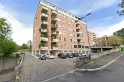 #25750 In vendita o in locazione commerciale locali al piano terra