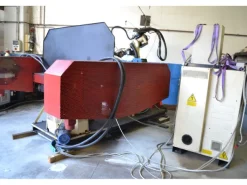 ISOLE DI SALDATURA COMAU CON ROBOT SMART S2 C3G