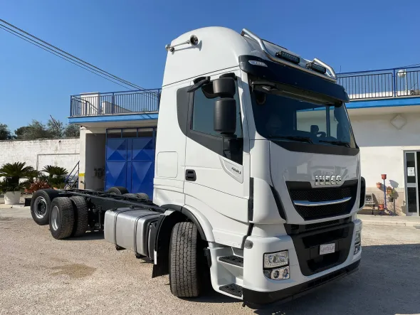 IVECO STRALIS AS 260S48 3 ASSI FULL PNEUMATICO EURO 6