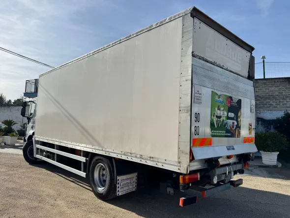 IVECO STRALIS 310 EEV FURGONATO CON PEDANA