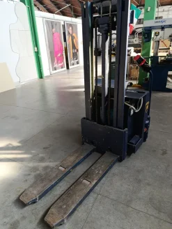 JUNGHEINRICH CARRELLO ELEVATORE ELETTRICO