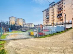 #25608 Laboratorio artigianale con corte