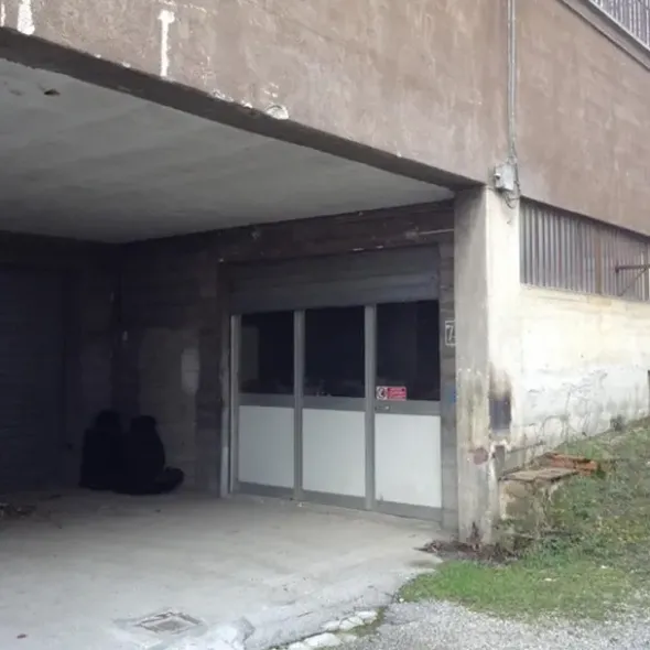 #6837 Laboratorio artigianale con posti auto