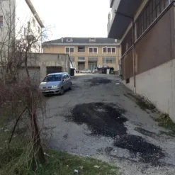 #6837 Laboratorio artigianale con posti auto