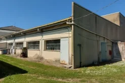#14759 Laboratorio con zona showroom e uffici