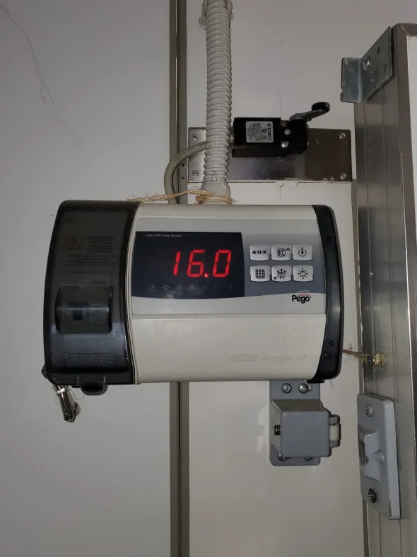 LABORATORIO LAVORAZIONE CARNI E SALUMI