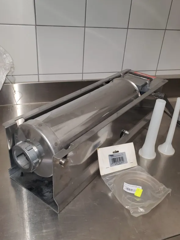 LABORATORIO LAVORAZIONE CARNI E SALUMI