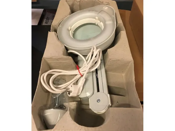 Lampade Professionali Luxo LFM con Lente Ingrandimento
