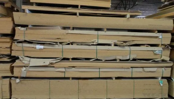 4#2759 Lastre di legno nobilitato