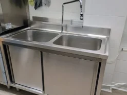 8#8315 Lavabo acciaio inox 2 vasche con alzatina