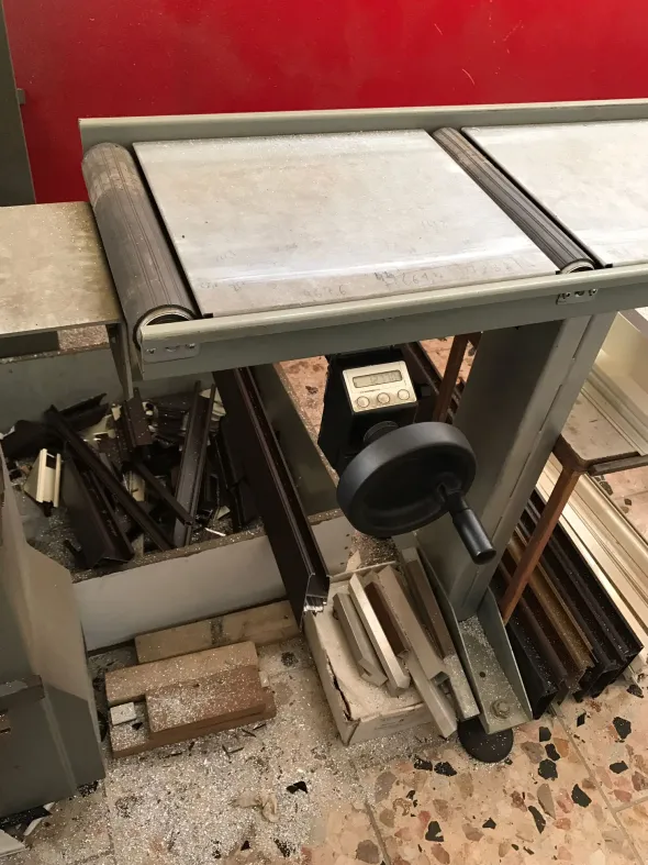 LAVORAZIONE FERRO E ALLUMINIO