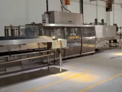 LC545 Linea di imbott. usata in HDPE per lattiero-cas.