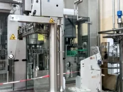 LC545 Linea di imbott. usata in HDPE per lattiero-cas.