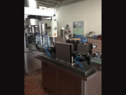 LC565 Linea di riempimento usata per acua - PET 5L