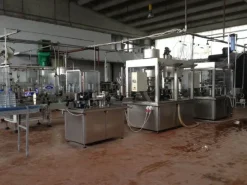 LC565 Linea di riempimento usata per acua - PET 5L