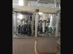 LC565 Linea di riempimento usata per acua - PET 5L