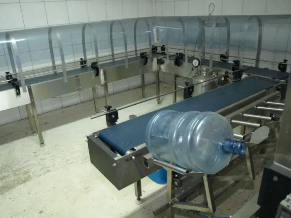 LC618 Linea imbottigliamento automatica usata 18,9L