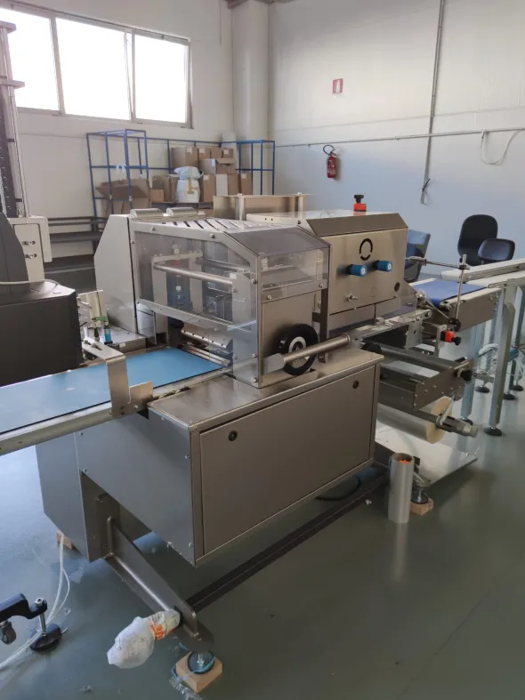Linea automatica produzione mascherine chirurgiche