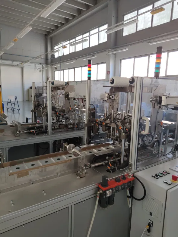Linea automatica produzione mascherine chirurgiche