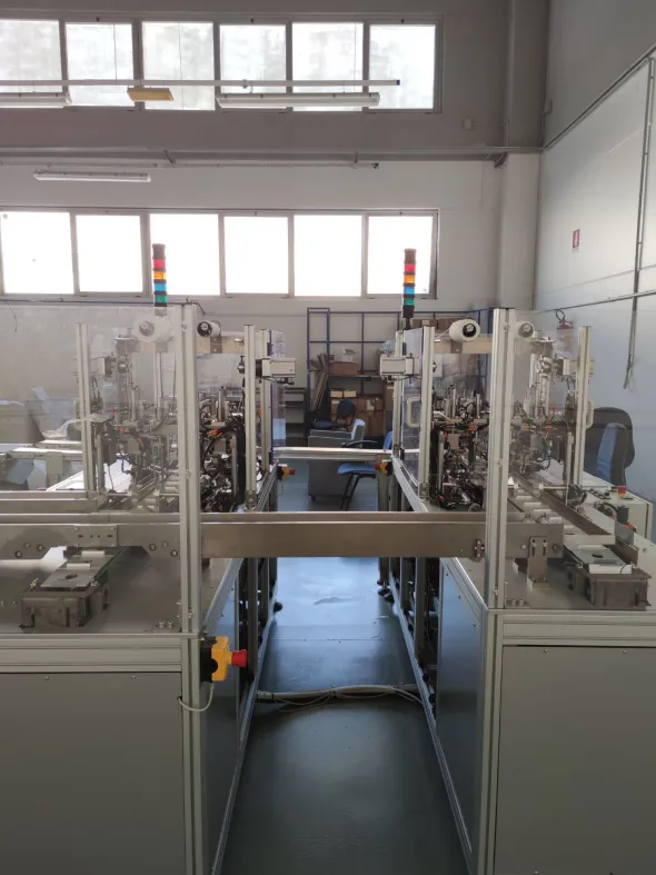 Linea automatica produzione mascherine chirurgiche