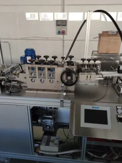 Linea automatica produzione mascherine chirurgiche