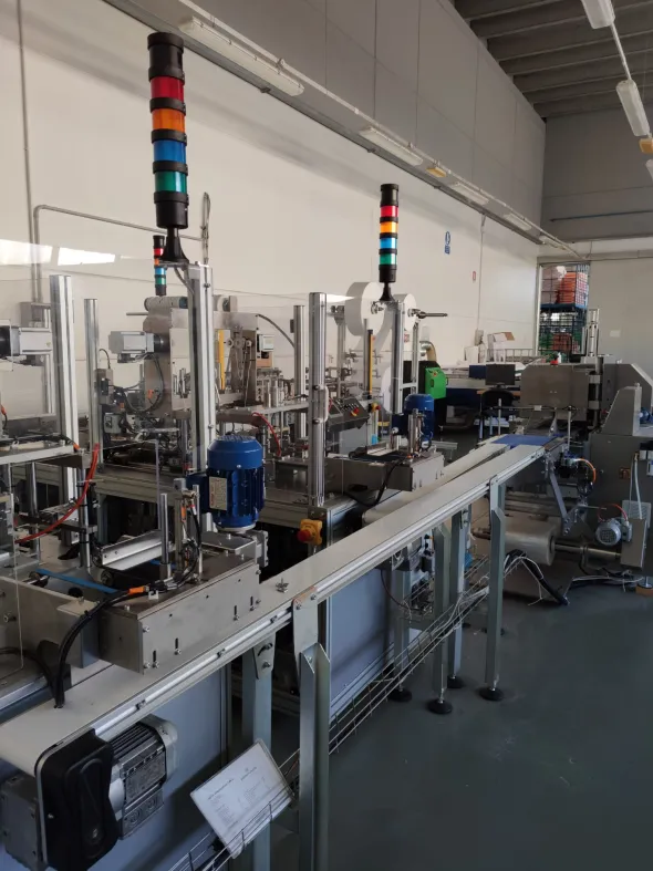 Linea automatica produzione mascherine chirurgiche
