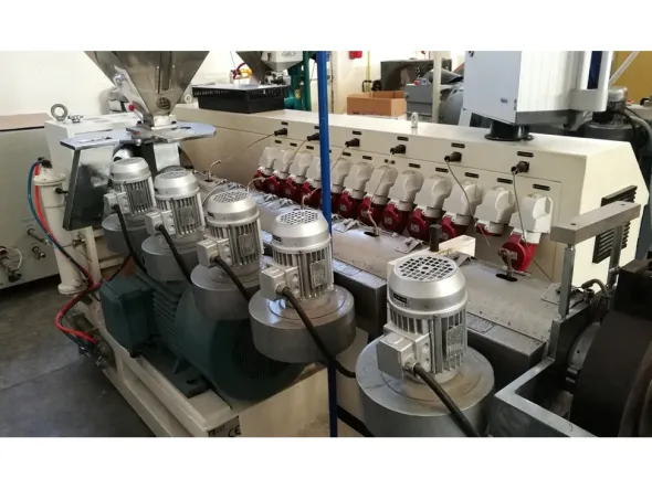 LINEA COMPLETA PER ESTRUSIONE PROFILI IN PVC (pari al nuovo)