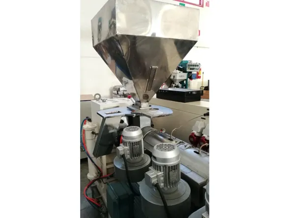 LINEA COMPLETA PER ESTRUSIONE PROFILI IN PVC (pari al nuovo)