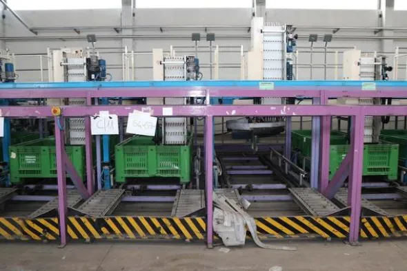 4#2047 Linea di calibratura e confezionamento frutta Unitec
