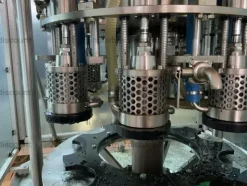 8#9550 Linea di riempimento e capsulatrice per vasetti