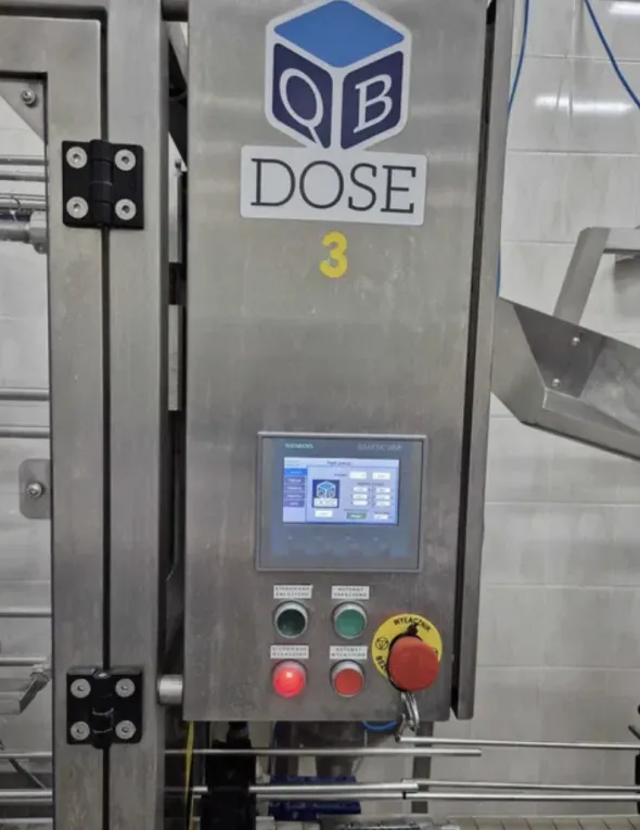 Linea di riempimento e tappatura bottigliea 2000 ml
