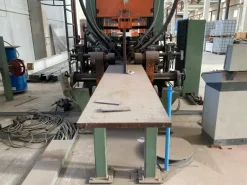 Linea di saldatura travi composite CORIMPEX