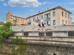 #23844 Locale commerciale