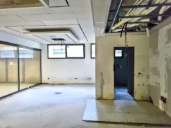 #2517003 Locale commerciale al grezzo con posto auto coperto